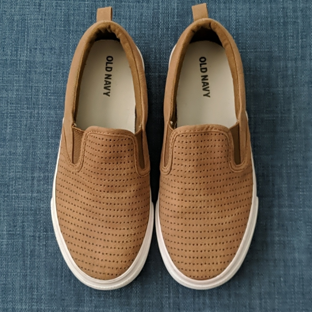 Boys tan slip on shoes